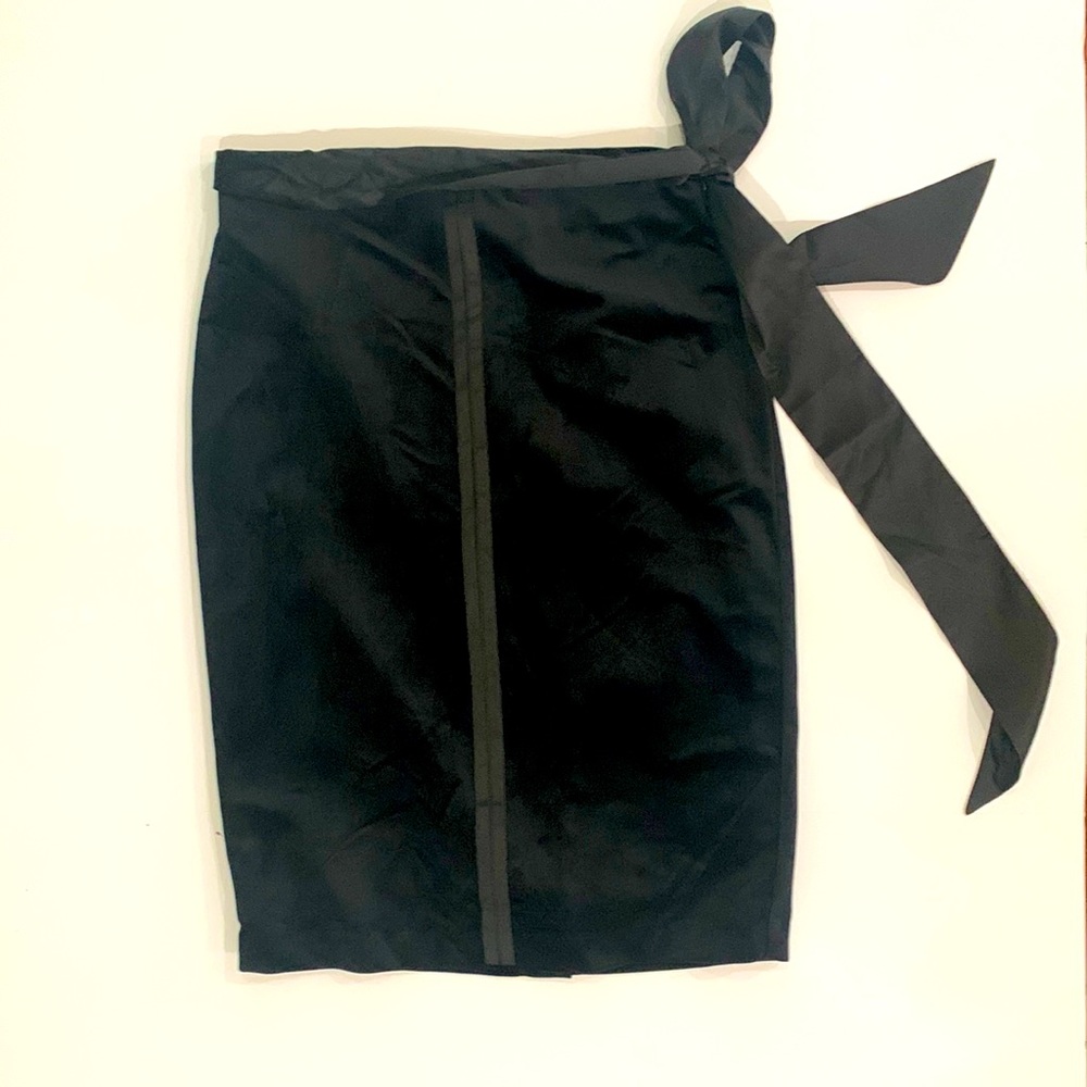 New york & Company Size 8 Velvet (non stretchy) pencil skirt-NWT